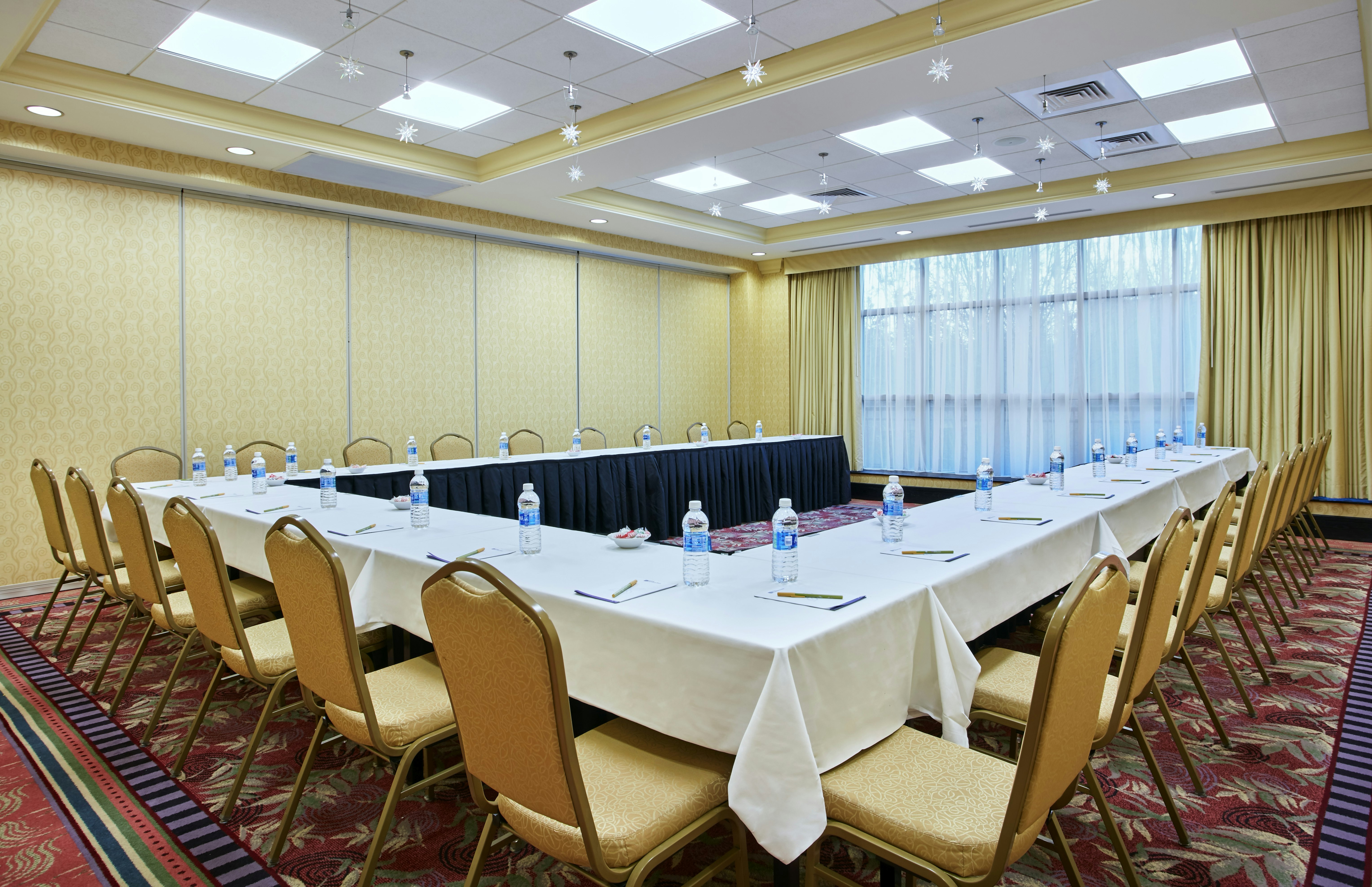 Hilton Garden Inn Rockville-Gaithersburg 33/42