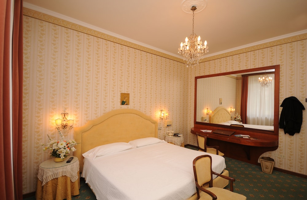 Grand Hotel Excelsior 11/47