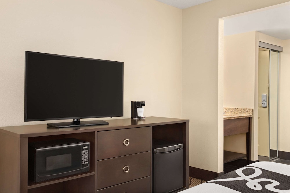 La Quinta Inn & Suites by Wyndham Richmond-Midlothian 30/36