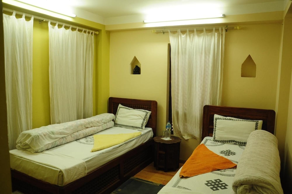 Sunny Guest House And Cafe 7/28