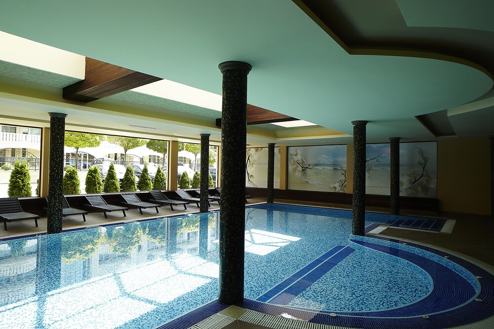 swimming pool spa
