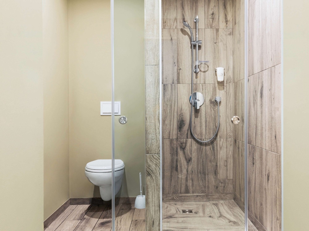 Standard Twin Room: