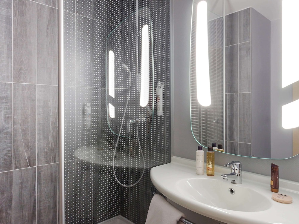 Ibis Bourges 69/70