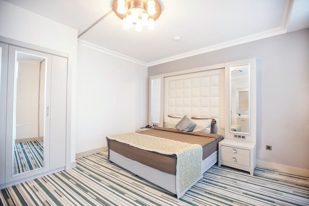 Deluxe, Suite, King Bed