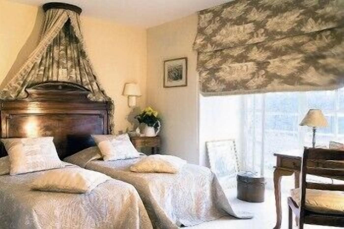 Standard, Twin Beds