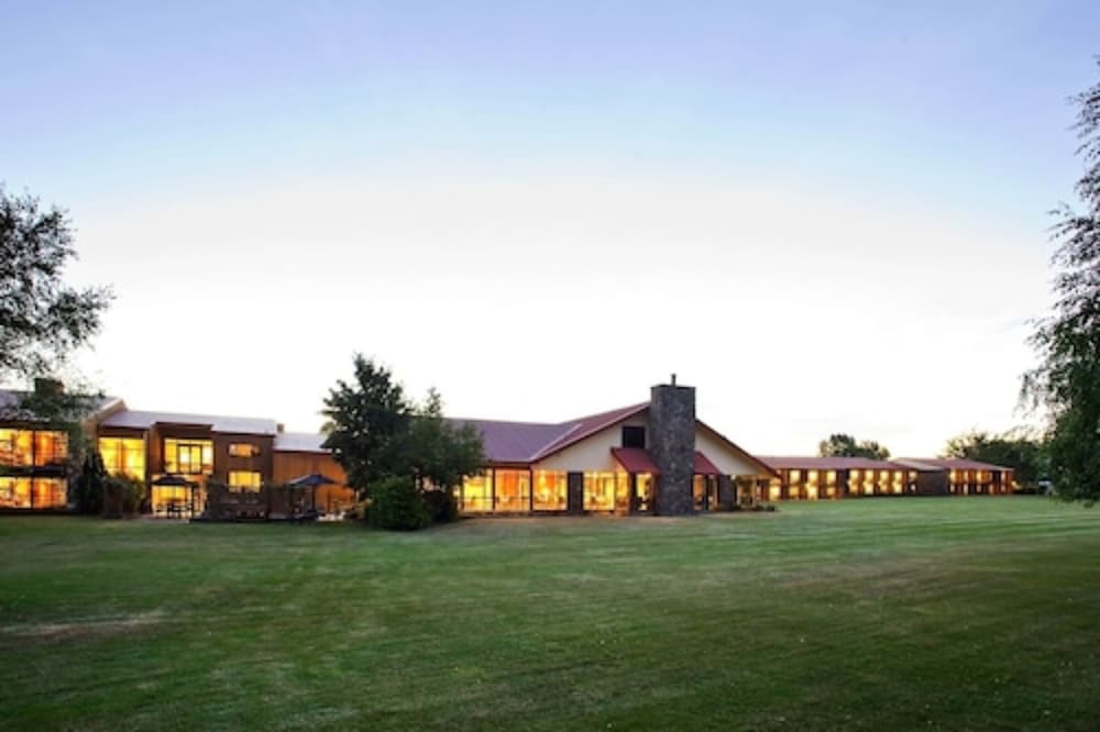 Distinction Mackenzie Country Hotel Twizel 6/57