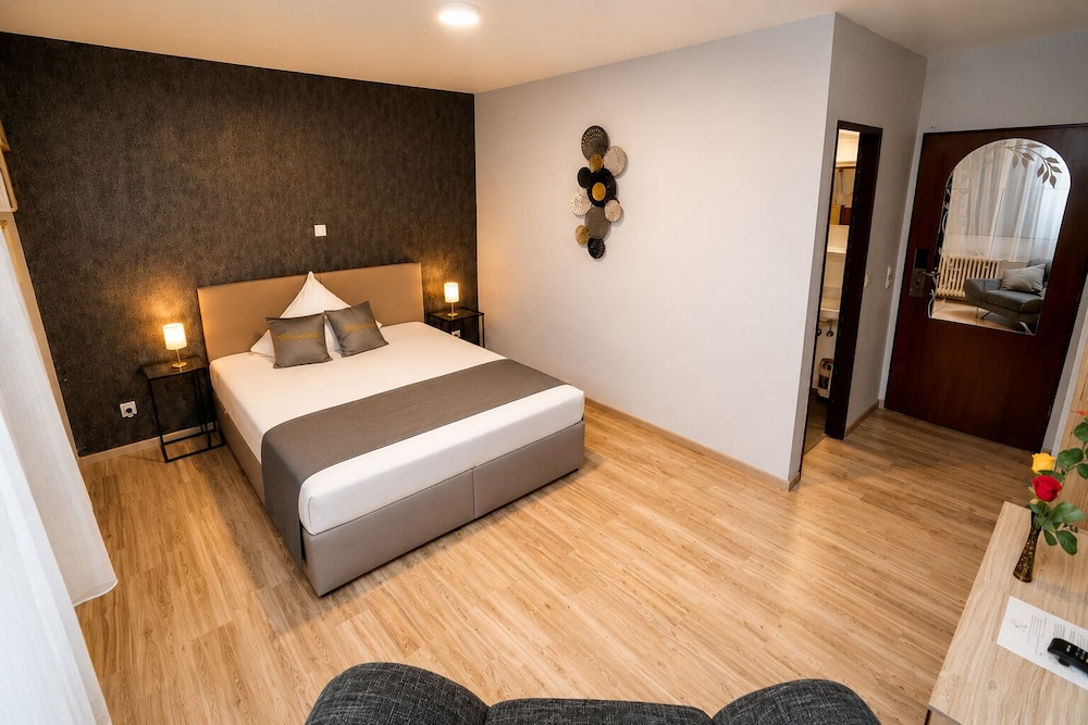 Parkhotel Lindenhof 8/40