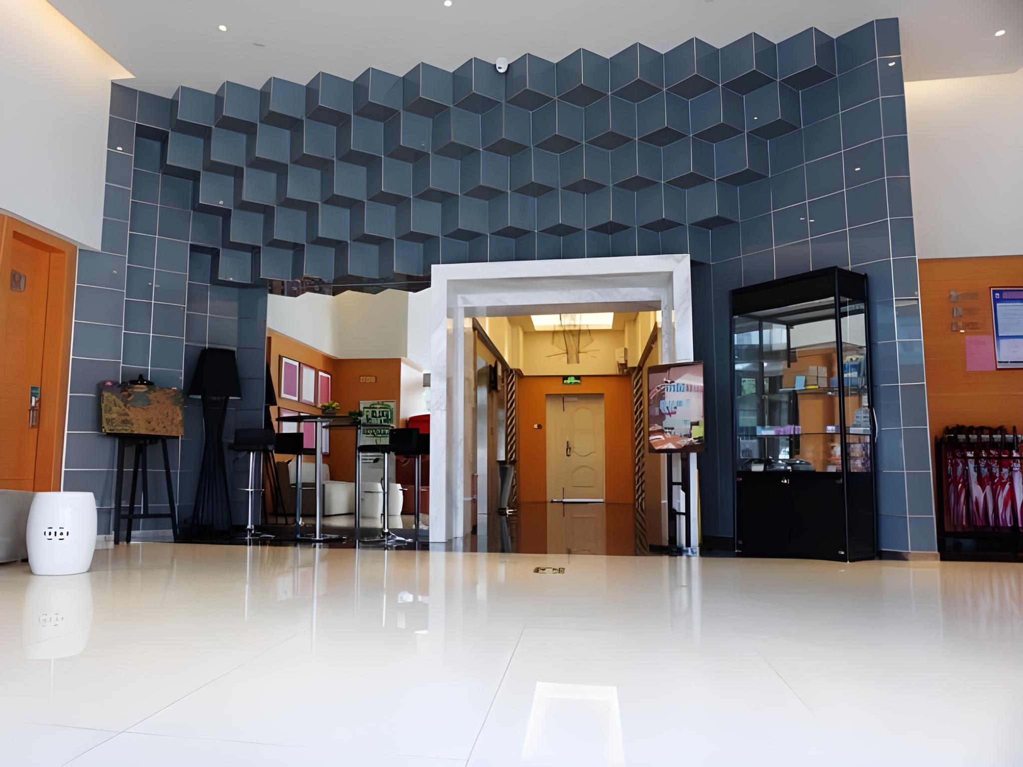 Jinjiang Inn Select Haikou Qilou Old Street Binhai Avenue 17/39
