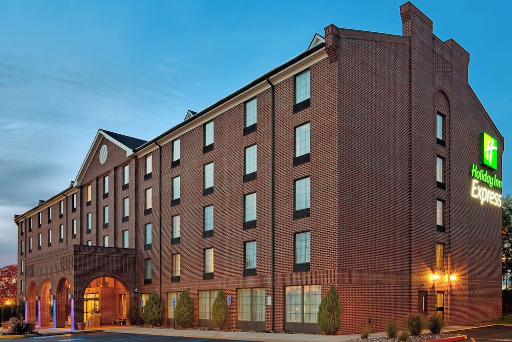 Holiday Inn Express Harrisburg East 3/71