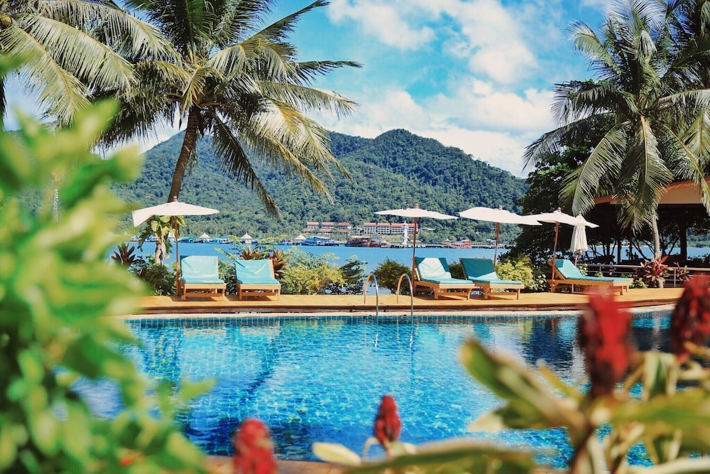 Resolution Resort 8/71