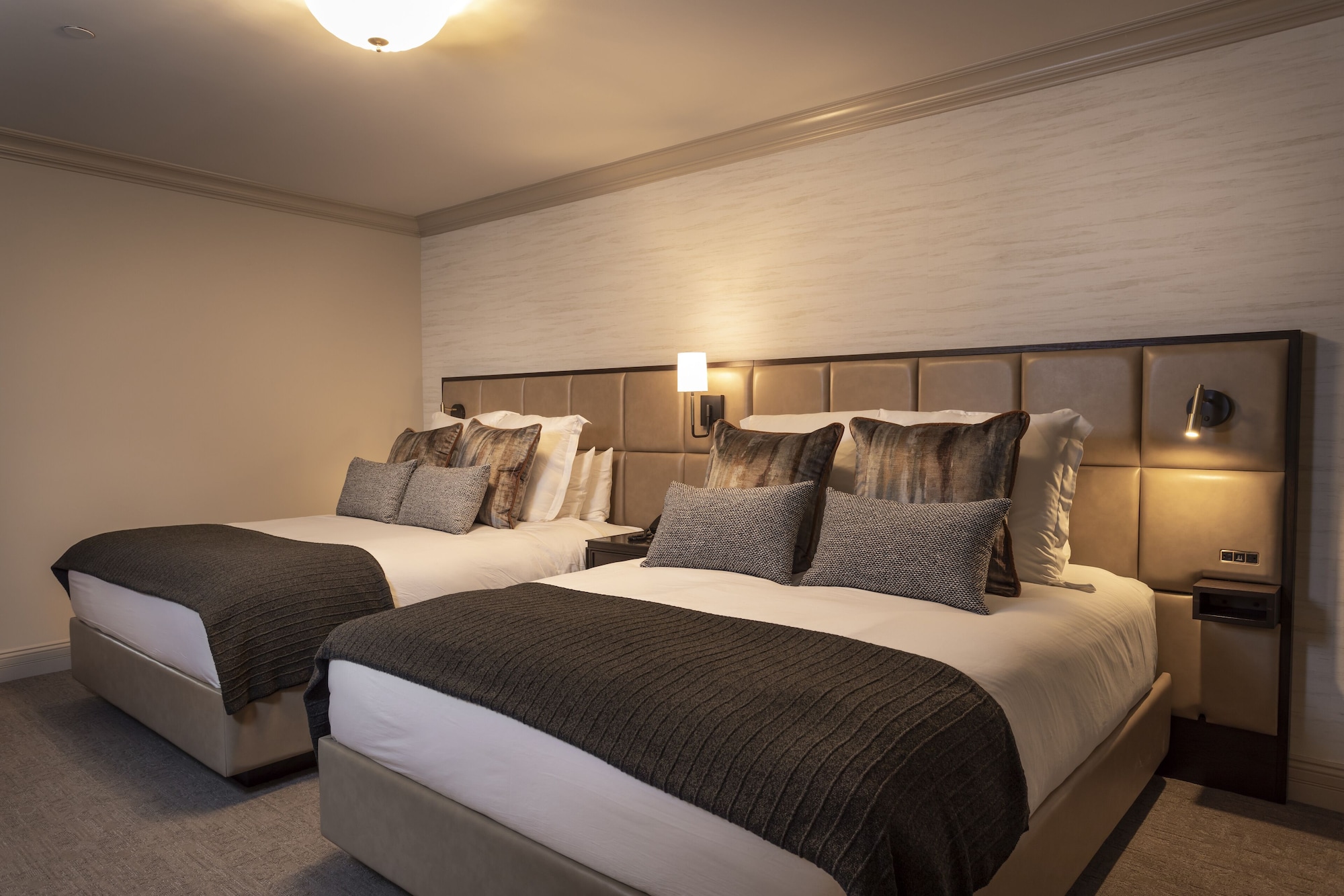 Lodge, 2 Queen Beds, Main Building