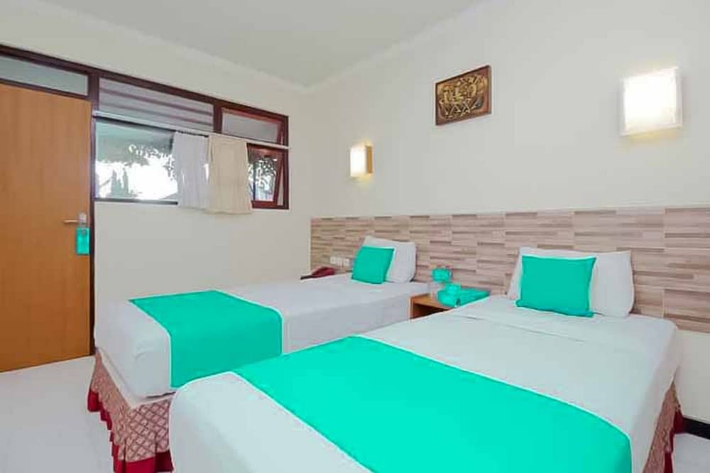Hotel Lestari Near Lippo Plaza Mall Jember 13/36