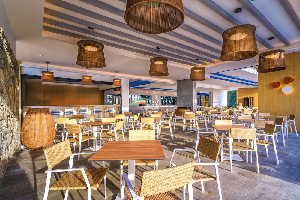 Resort Cordial Santa Agueda and Perchel Beach Club 62/79