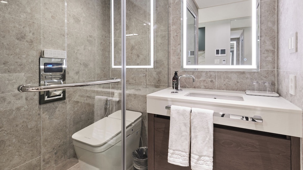Travelodge Suites Busan Centum 62/68