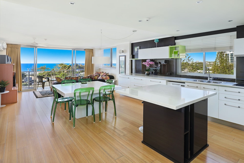 ELOUERA TOWER BEACHFRONT APARTMENTS 56/69