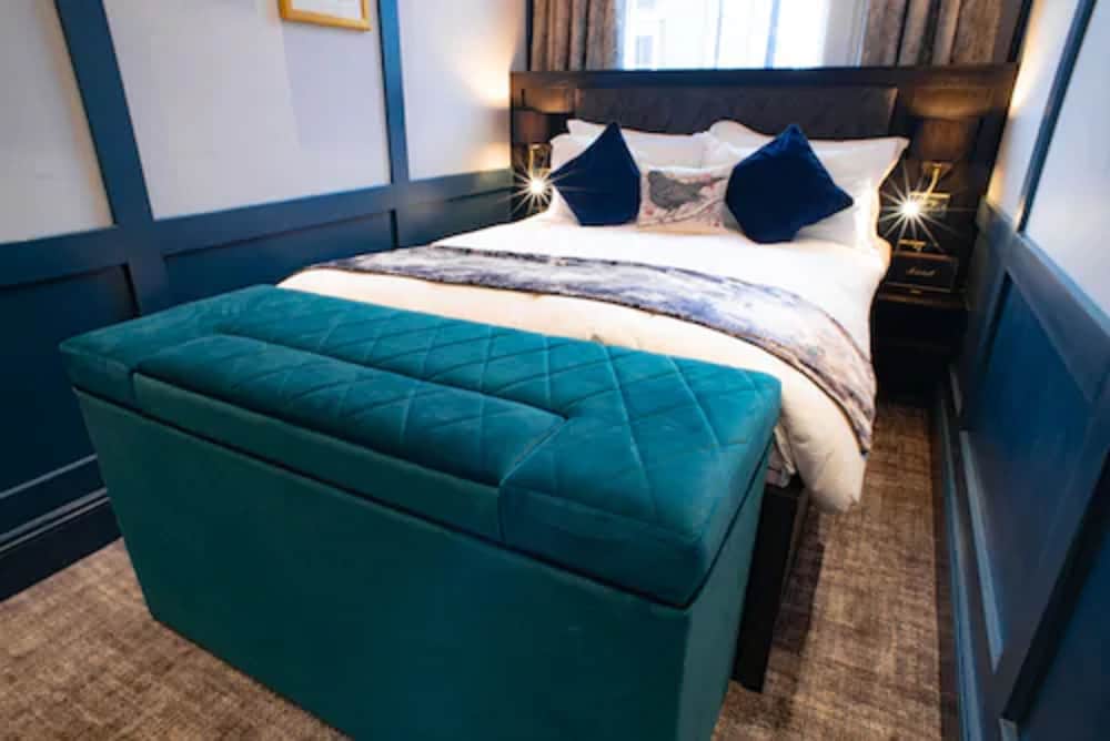 CLASSIC, DOUBLE BED