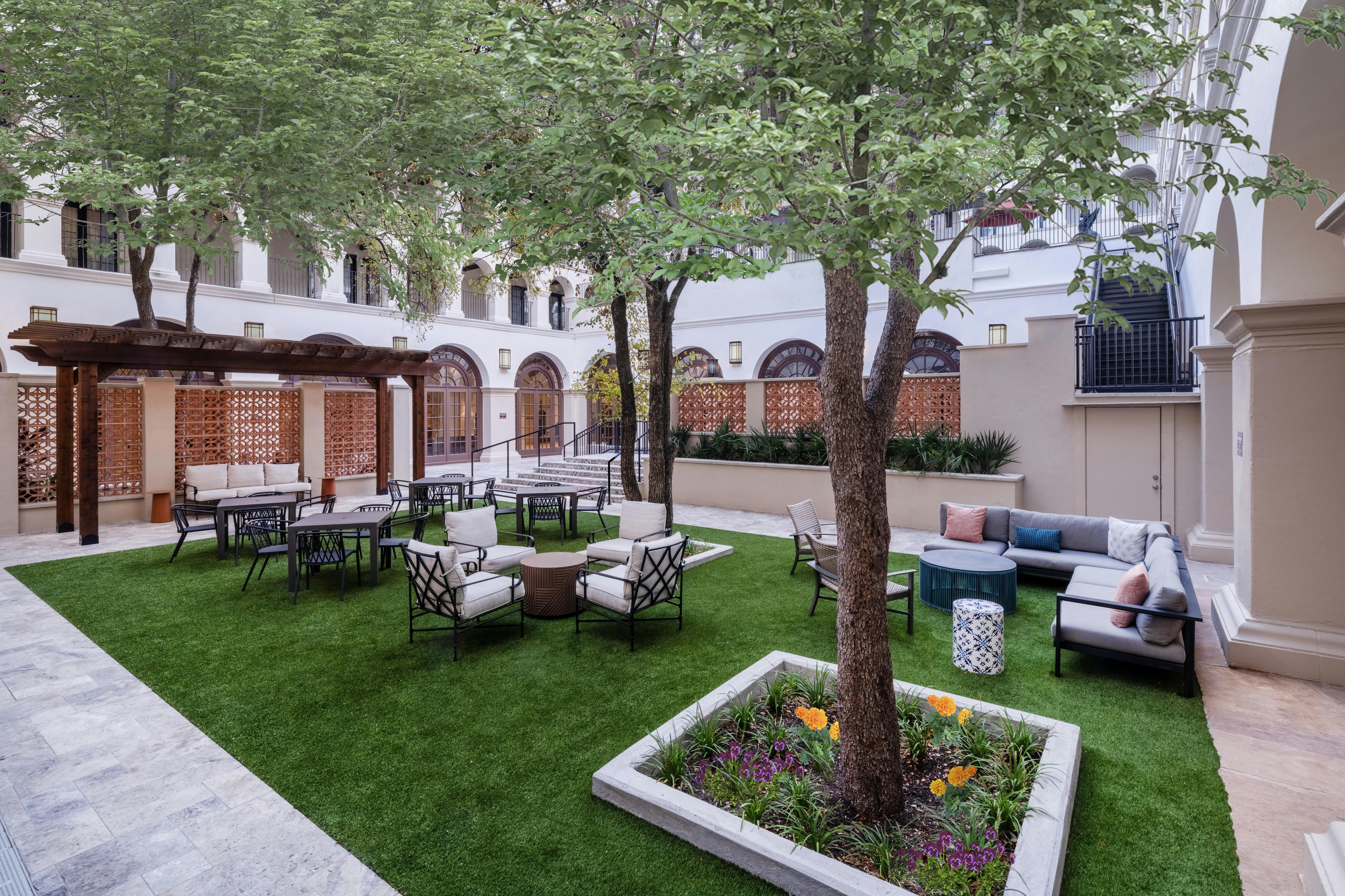 Doubletree By Hilton Austin 60/60