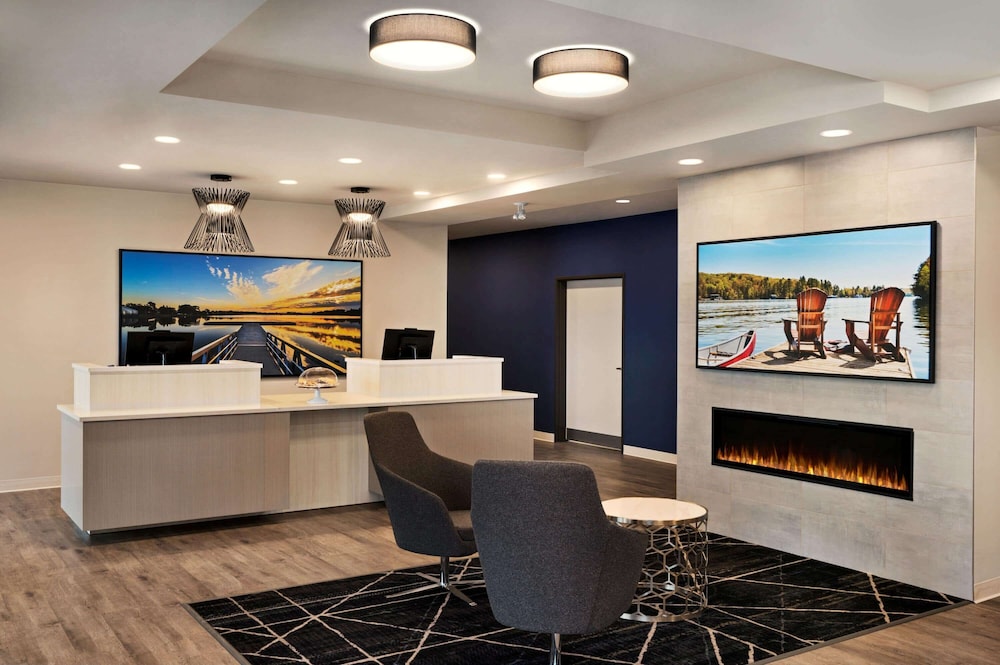 Microtel Inn and Suites by Wyndham Aurora 41/49