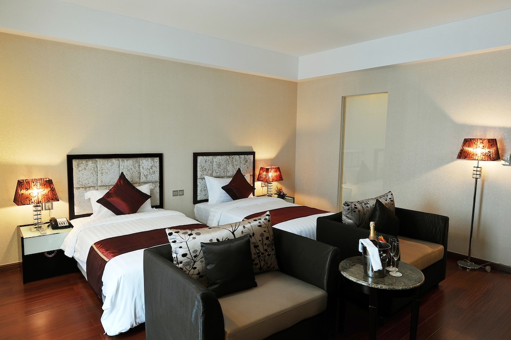 Dara Airport City Hotel & Spa 53/59
