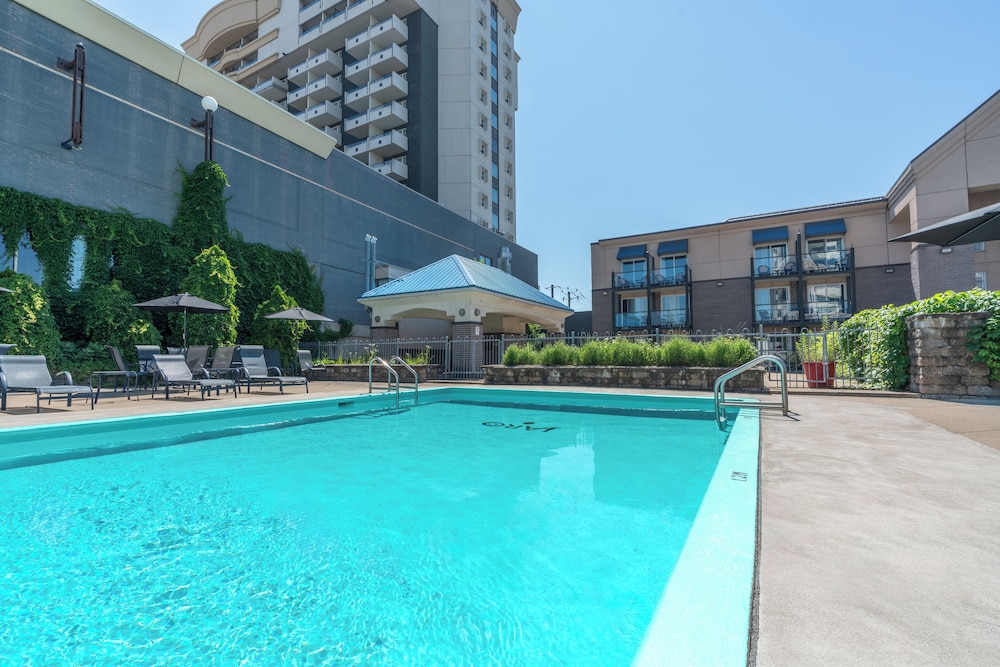 Hotel Lindbergh – Laurier Quebec 45/49