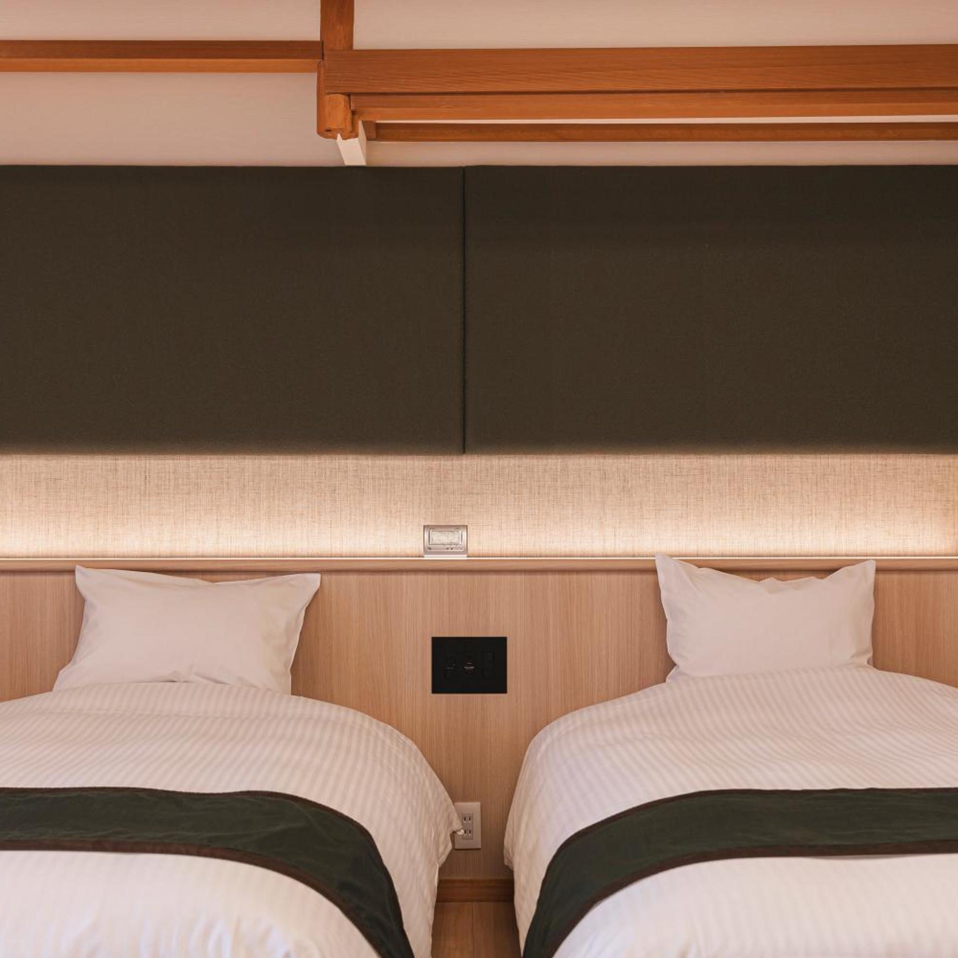 Deluxe, Twin Beds
