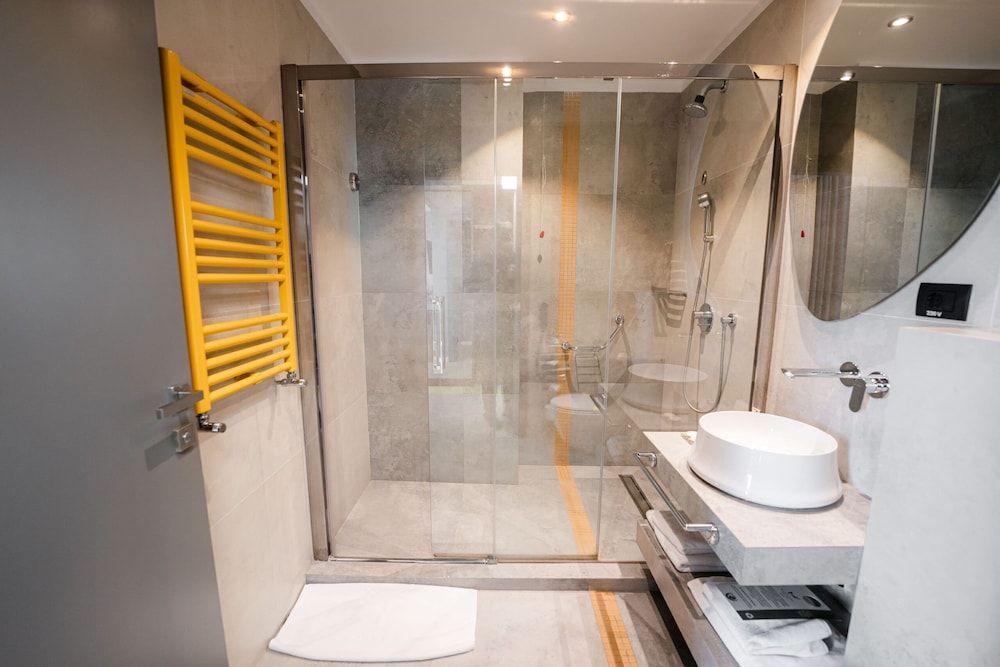 Mandachi Hotel & Spa 49/50