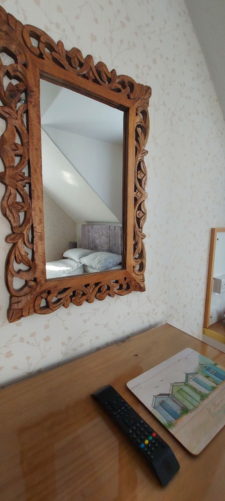 Invernook Hotel 42/44