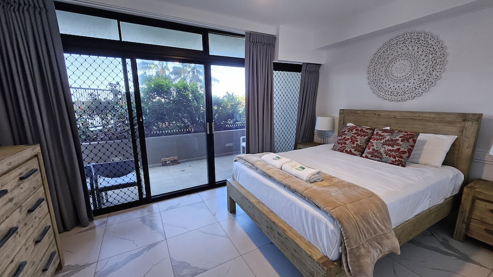 Clubb Coolum Beach Resort 11/65