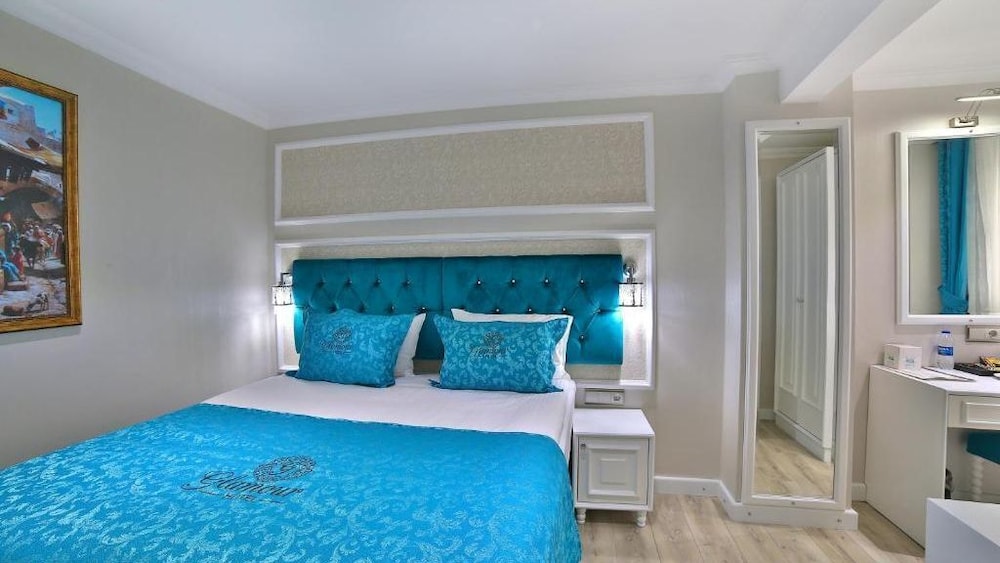 Glamour Hotel 16/49