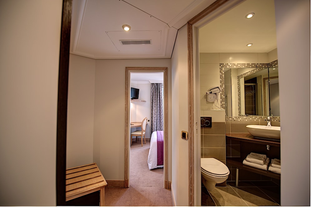HOTEL DU MIDI PARIS MONTPARNASSE 41/85