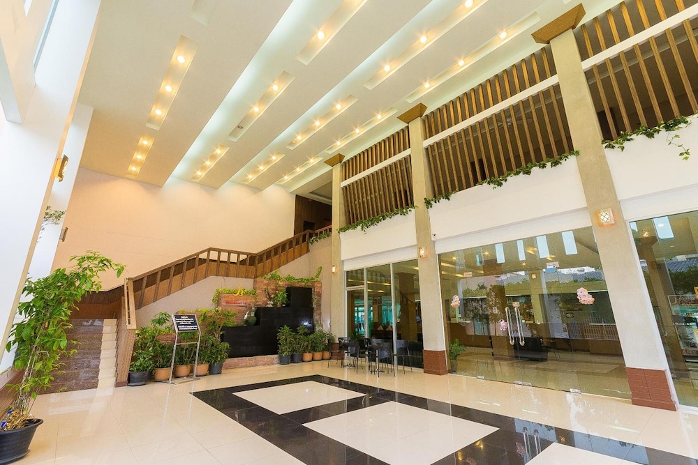 Sinkiat Buri Hotel 4/67