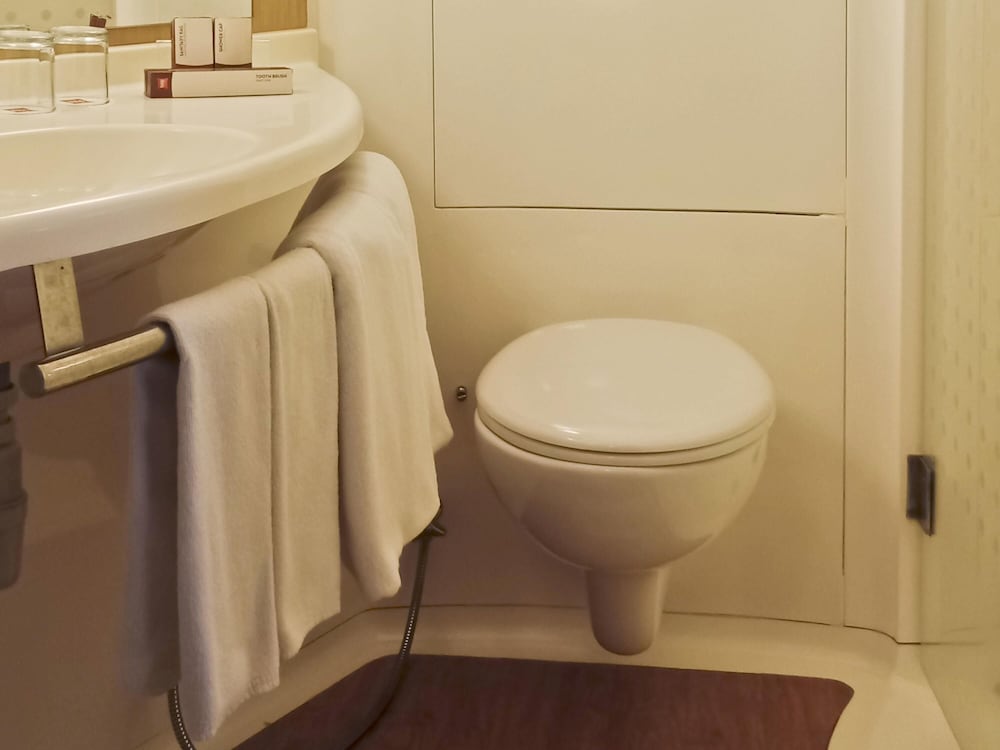 Ibis Padang 48/51