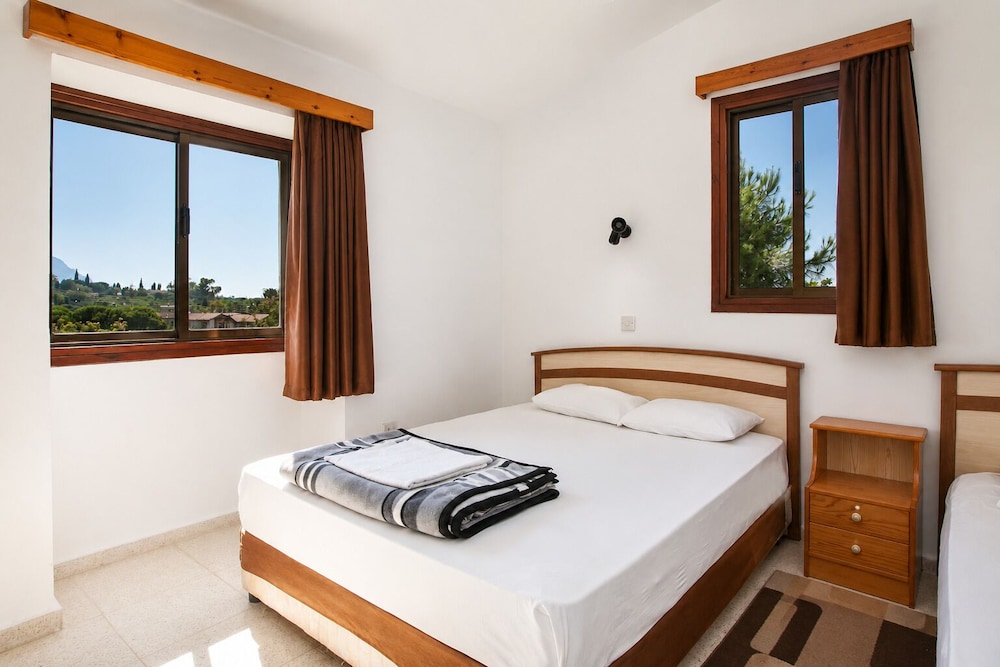 BARE HILL HOLIDAY VILLAGE 15/44