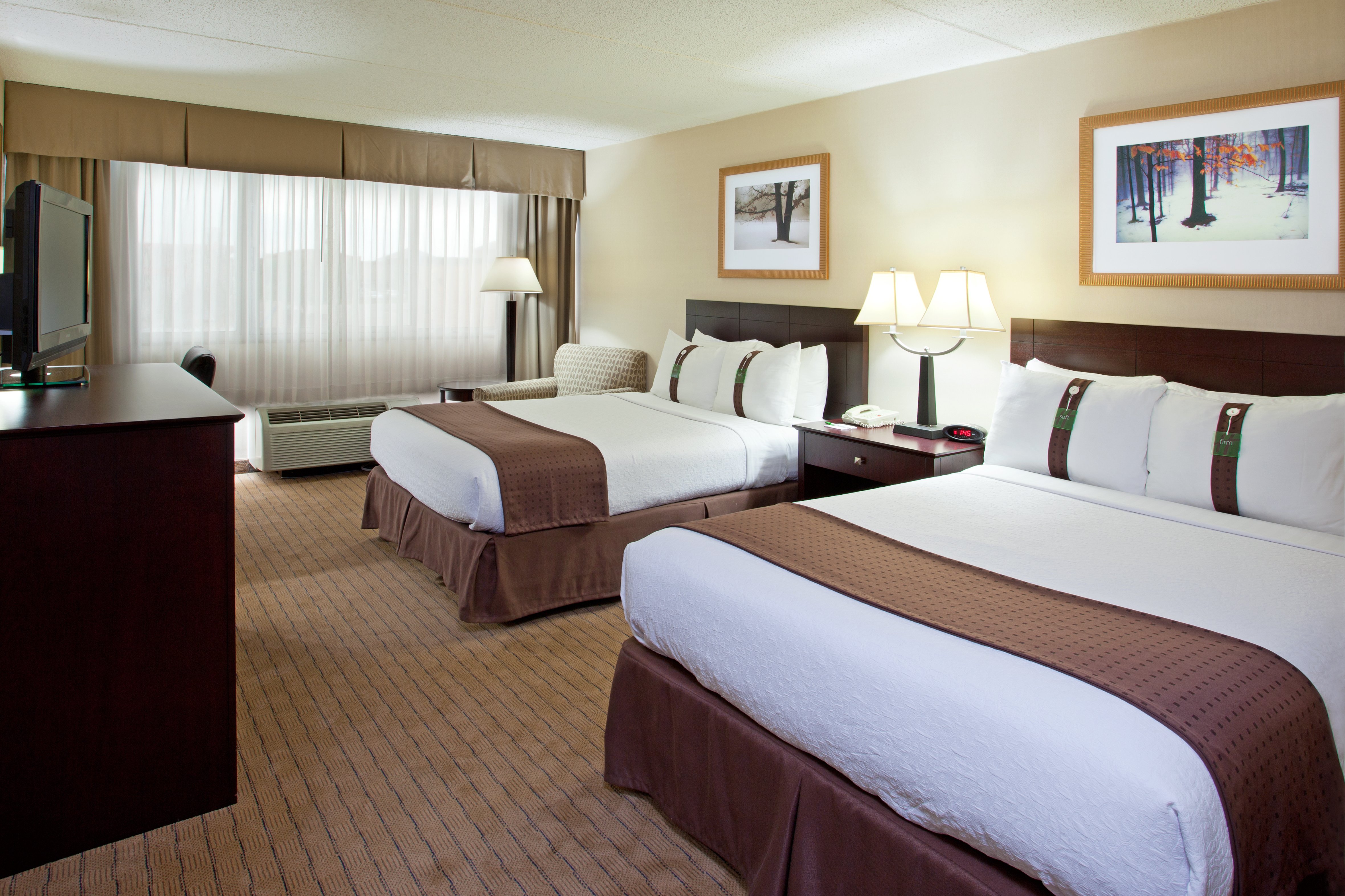 Holiday Inn Canton (Belden Village) 29/72