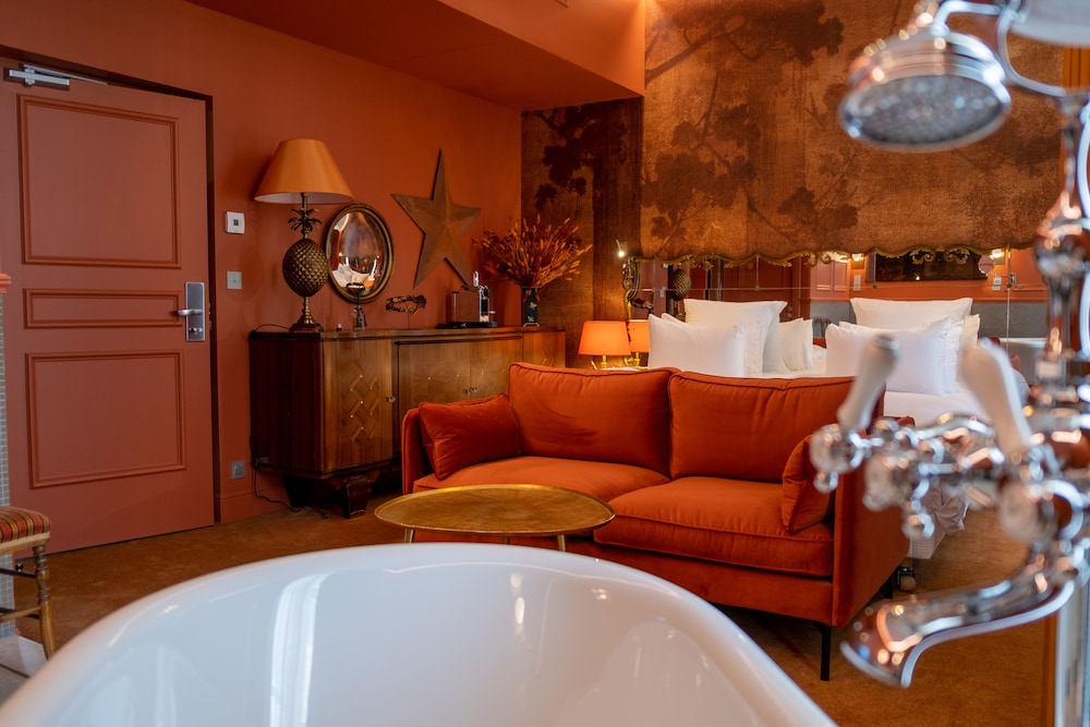 NOVOTEL CHATEAU DE MAFFLIERS 66/79