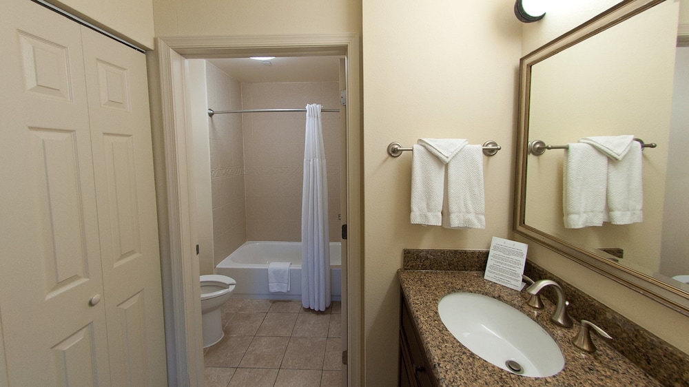 Staybridge Suites East Stroudsburg Poconos 24/69