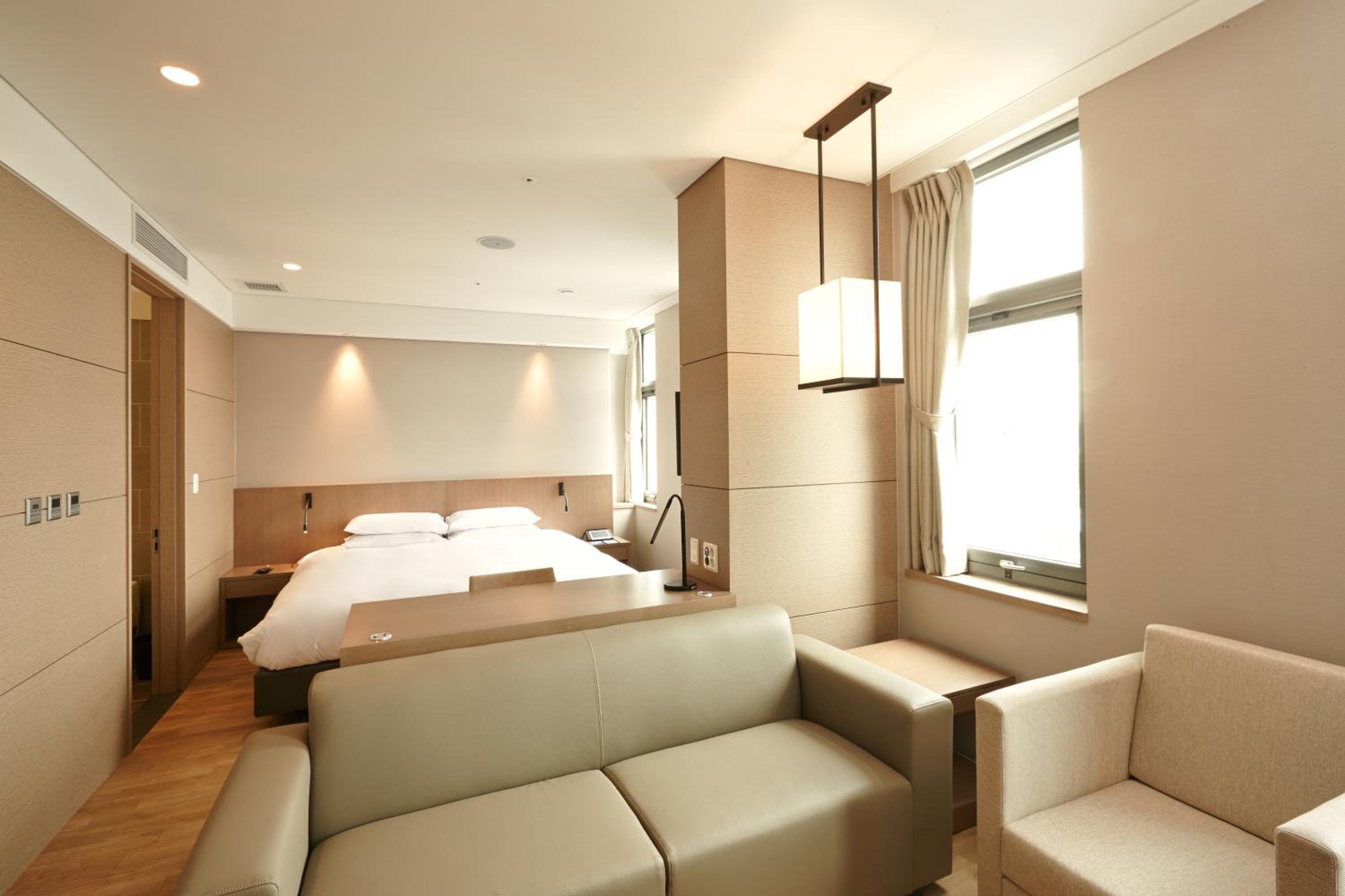 جناح ركني، MAYPLACE SEOUL DONGDAEMUN 3/7