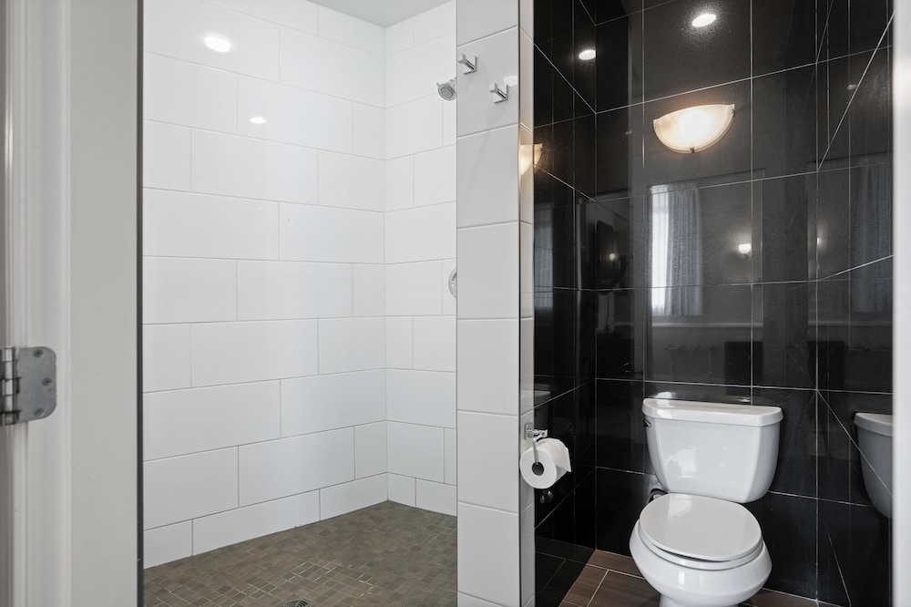 Glenwood Inn & Suites 46/50