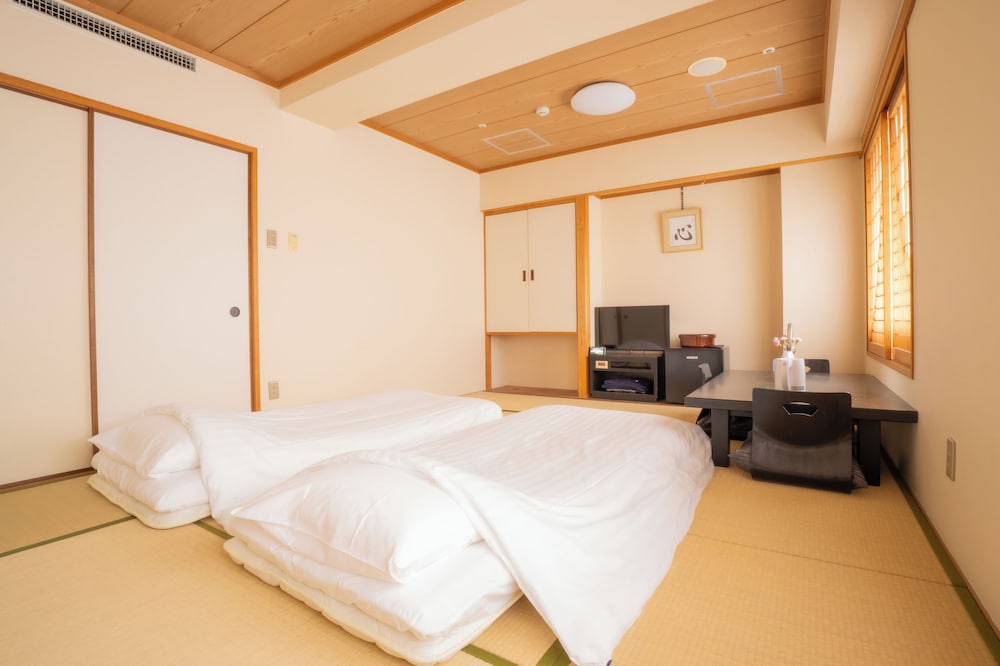 Japanese, 4 Futon Beds