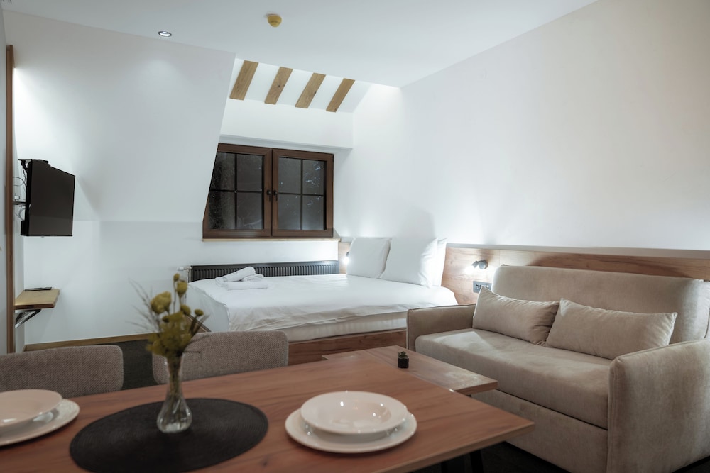 Angelina Apart Hotel&Spa Divcibare 61/83
