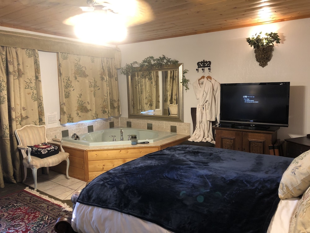 Echo Canyon Manor 32/76