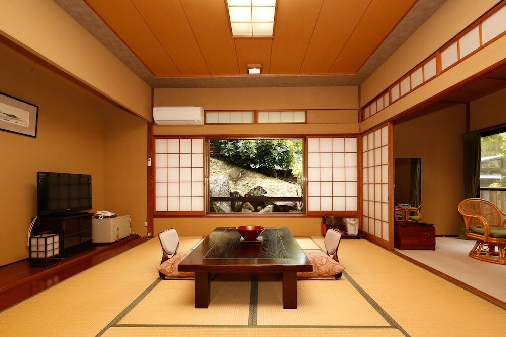 Auberge Yuraku 37/50