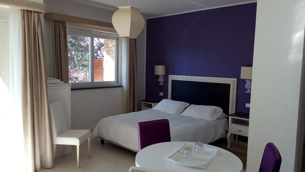 Classic, Studio, Suite, Double Bed, Balcony, Garden Area