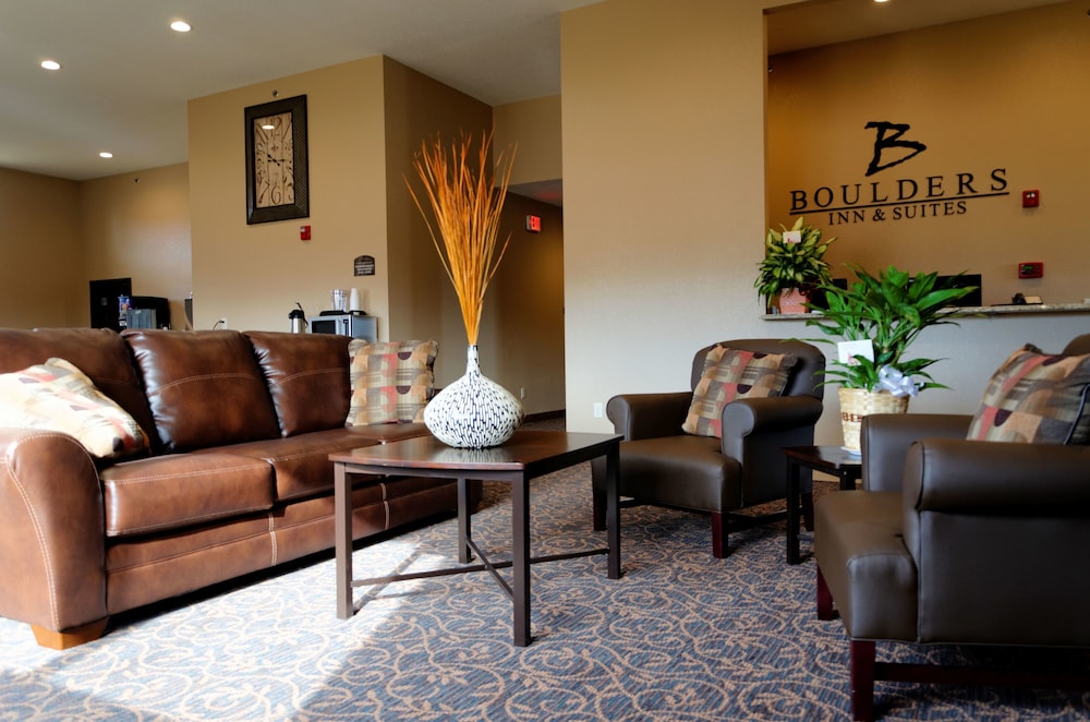Boulders Inn Amp Suites Oak Ridge 35/50