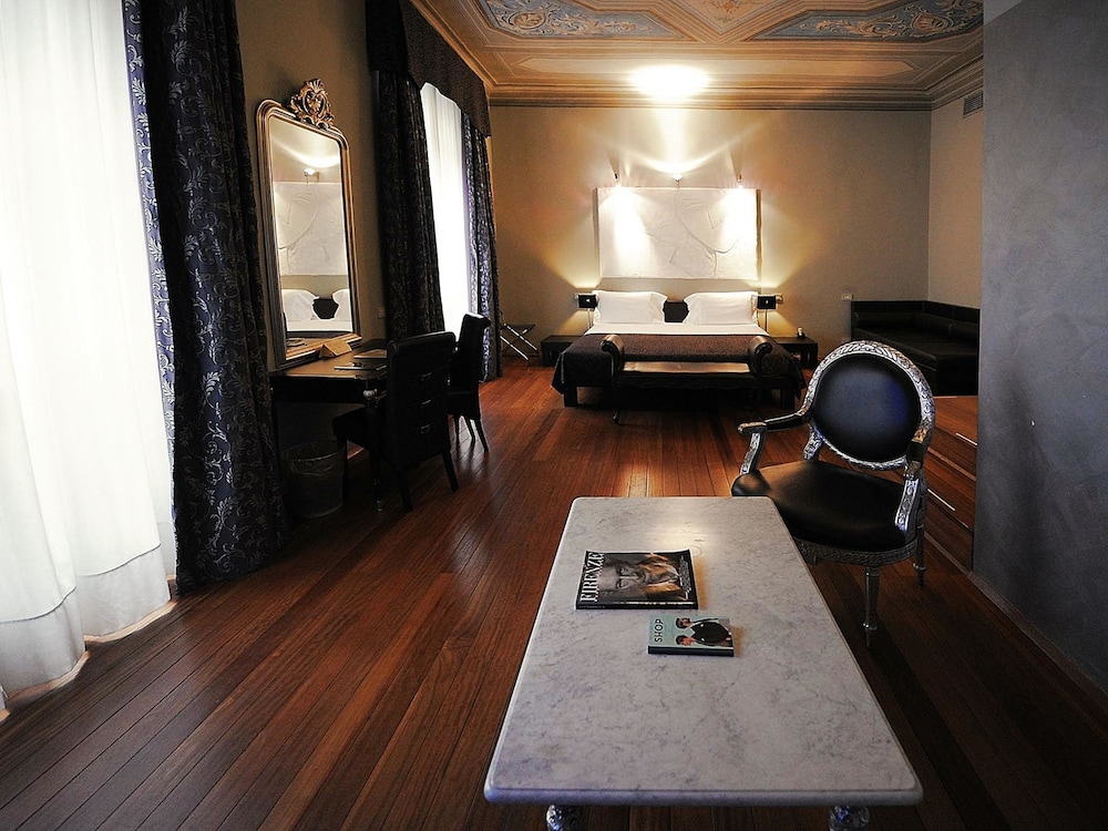 Borghese Palace Art Hotel 60/71