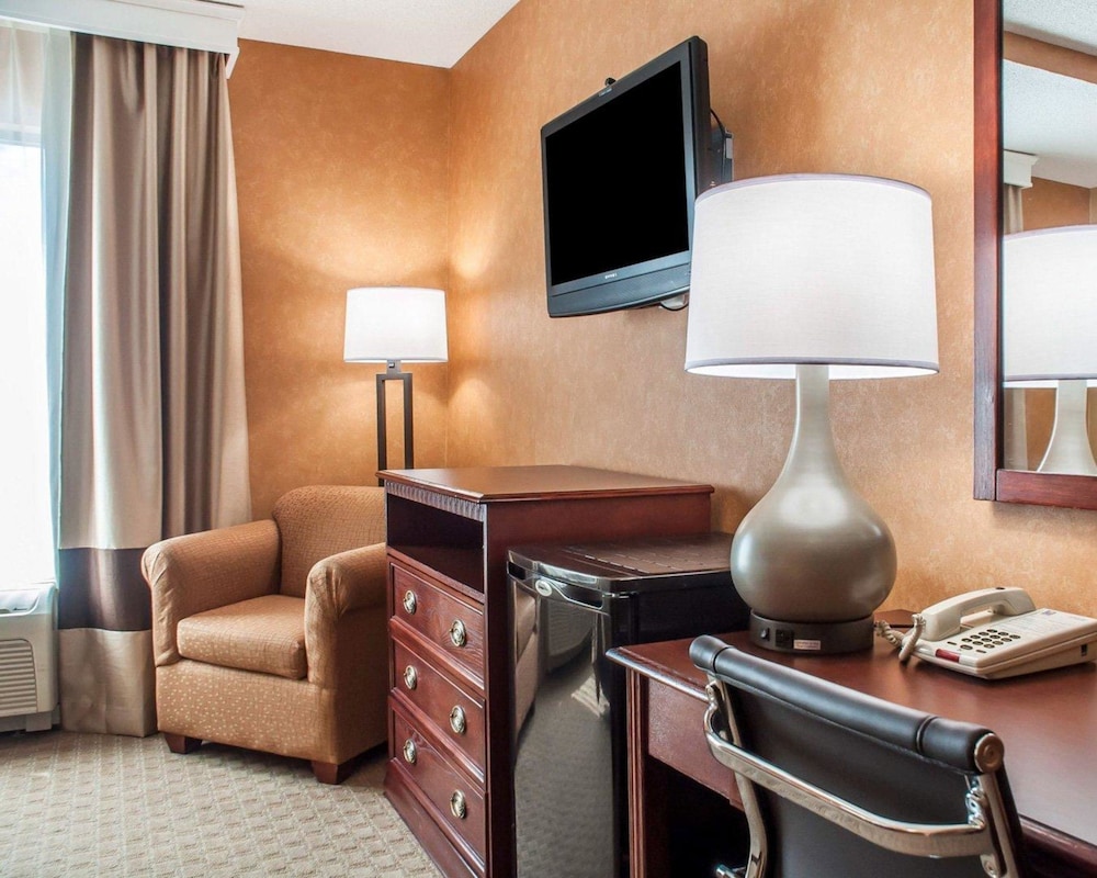 Quality Inn Near Walden Galleria Mall 23/36