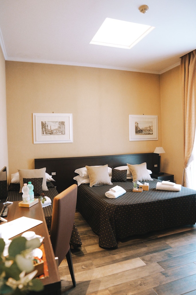 Hotel Latinum 55/57
