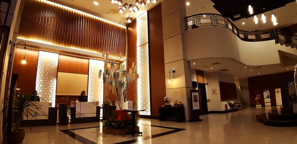 Swiss Belhotel Borneo Samarinda 54/68
