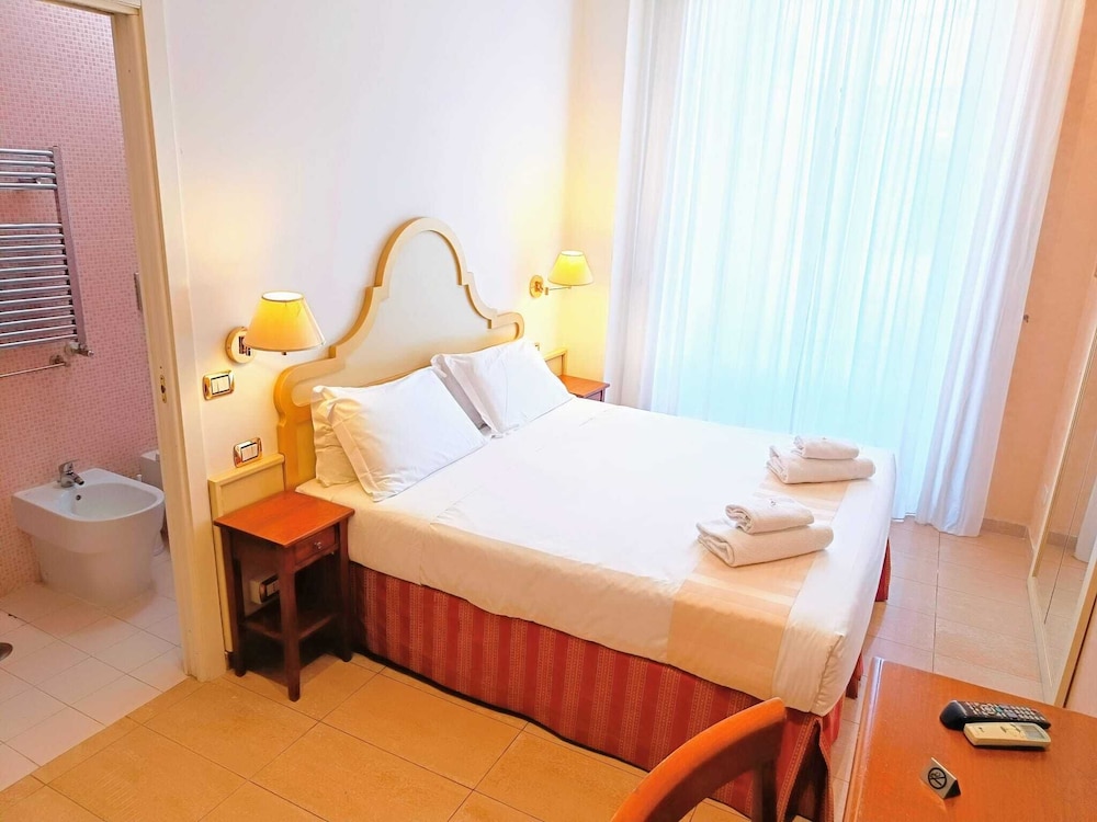 Manin Suites 14/51
