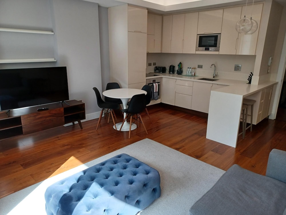 Grays Inn by Aeria Apartments 33/41